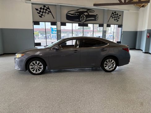 Used 2014 Lexus ES 300h image 4