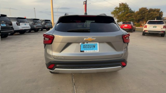 Used 2025 Chevrolet Trax LT w/ Driver Confidence Package FWD image 7