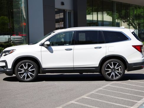 Used 2020 Honda Pilot Touring image 2