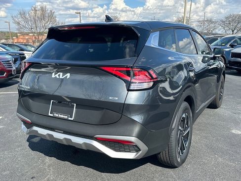 Certified 2025 Kia Sportage LX image 3