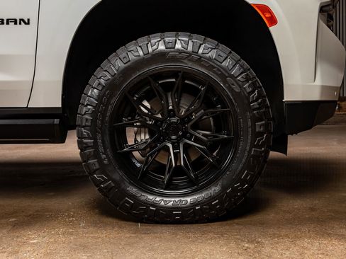 Used 2023 Chevrolet Suburban High Country image 12