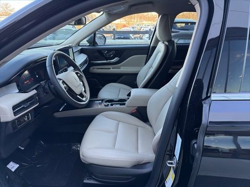 New 2026 Lincoln Corsair Premiere image 8