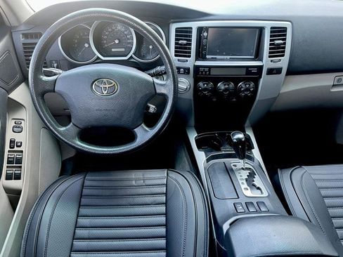 Used 2007 Toyota 4Runner SR5 AWD/4WD image 6
