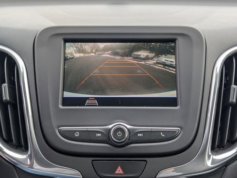 Used 2020 Chevrolet Equinox LT image 3