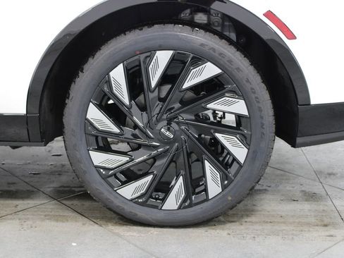 New 2026 Lincoln Nautilus Reserve w/ Jet Appearance Package image 16