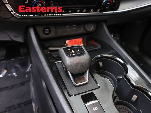 Used 2024 Nissan Rogue SV w/ SV Premium Package FWD image 13