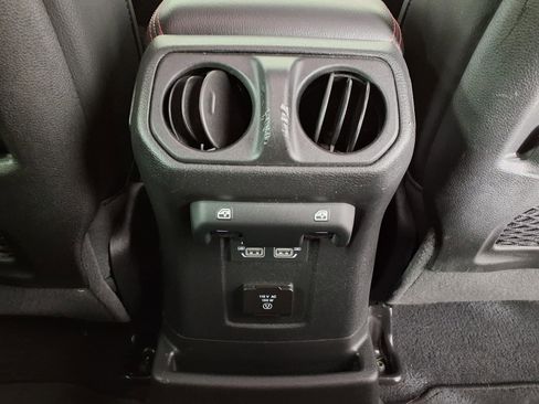 Used 2021 Jeep Wrangler Unlimited Rubicon AWD/4WD image 12