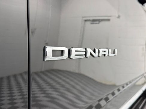 Used 2025 GMC Yukon Denali image 9