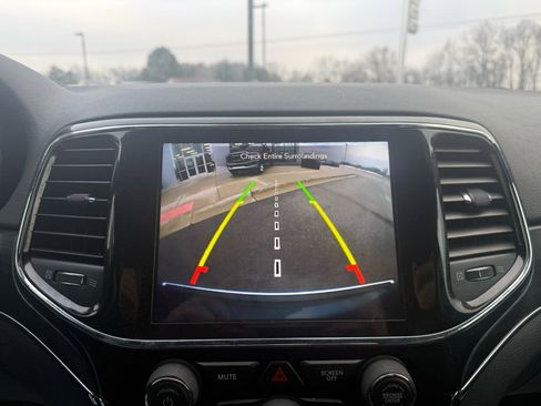 Used 2020 Jeep Grand Cherokee Limited w/ Luxury Group II image 23