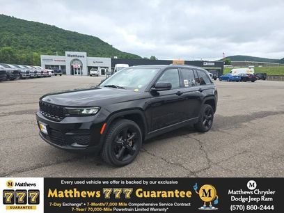 Used 2023 Jeep Grand Cherokee Altitude