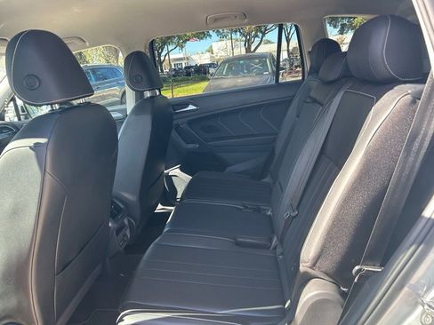 Used 2022 Volkswagen Tiguan SE image 45