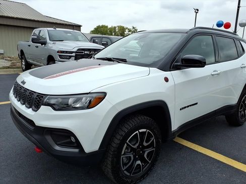 New 2026 Jeep Compass Trailhawk w/ Sun, Sound & Navigation Group image 7