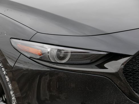 Used 2025 MAZDA MAZDA3 2.5 S Hatchback w/ Premium Pkg image 16