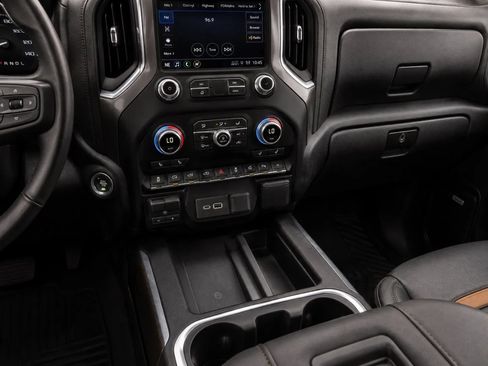 Used 2020 GMC Sierra 1500 AT4 w/ AT4 Premium Package AWD/4WD image 11
