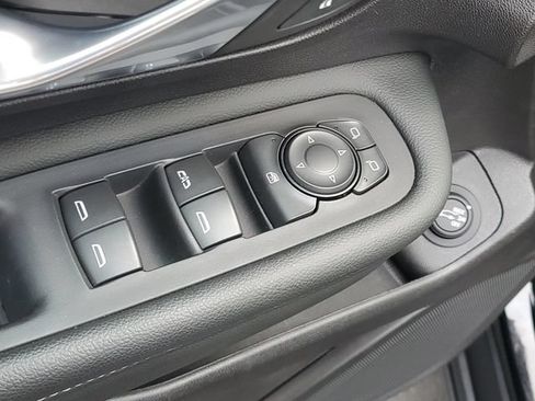 Certified 2024 GMC Terrain SLE w/ Driver Convenience Package AWD/4WD image 17