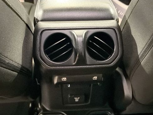 Used 2018 Jeep Wrangler Unlimited Sahara w/ Cold Weather Group AWD/4WD image 27