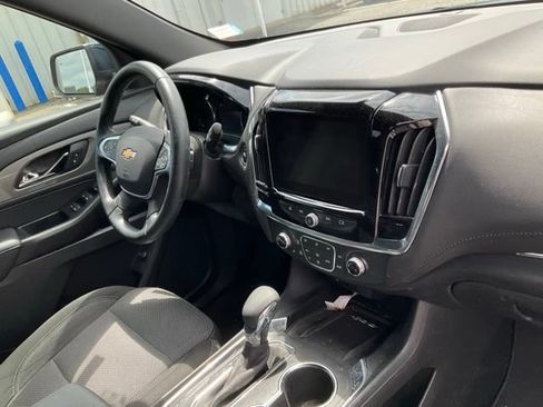 Used 2023 Chevrolet Traverse LT FWD image 11
