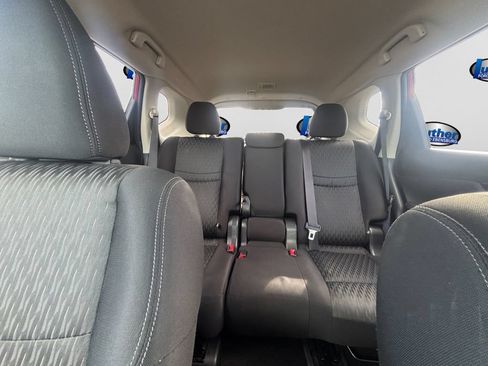 Used 2017 Nissan Rogue AWD image 27