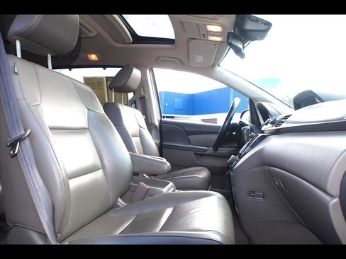 Used 2015 Honda Odyssey Touring image 11