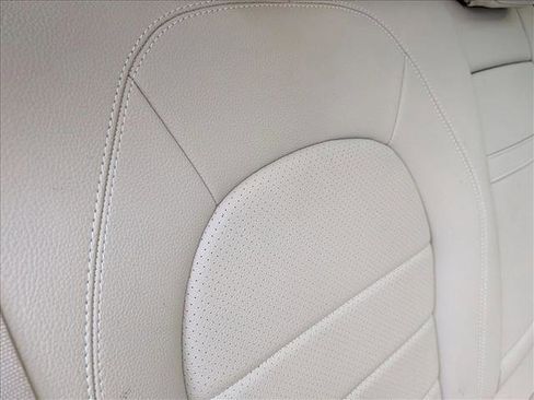 Used 2022 Mercedes-Benz GLC 300 w/ Premium Package Lite image 20