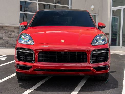 Used 2021 Porsche Cayenne GTS AWD/4WD image 4
