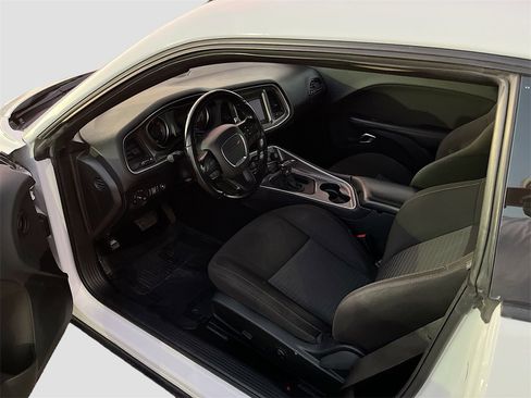 Used 2020 Dodge Challenger R/T image 22