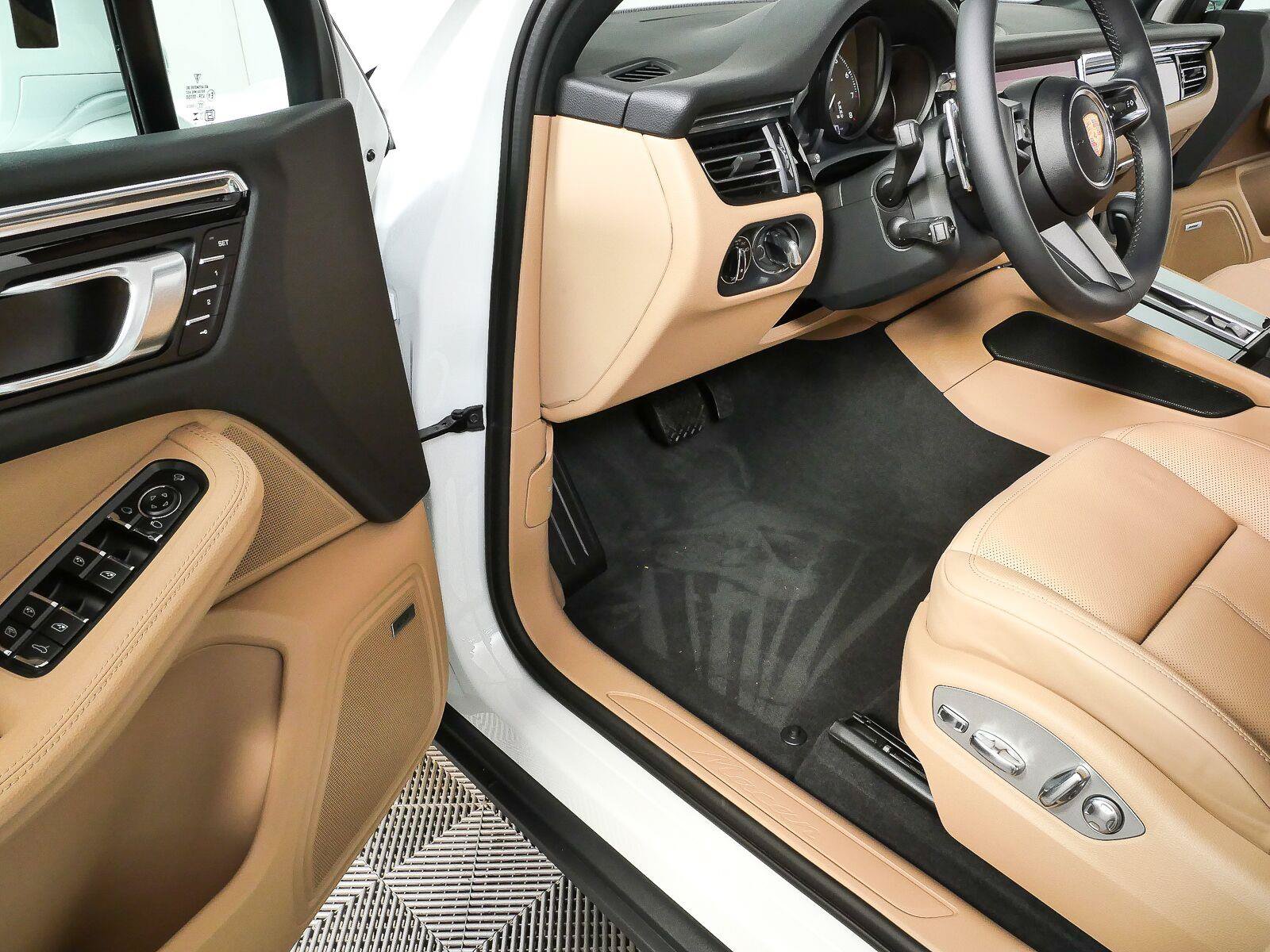 New 2026 Porsche Macan Turbo AWD/4WD image 8