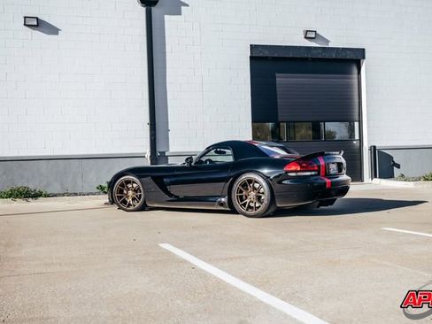 Used 2004 Dodge Viper SRT-10 image 22