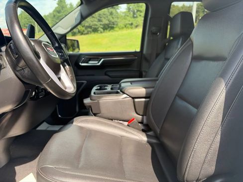 Used 2025 GMC Sierra 1500 SLT AWD/4WD image 18