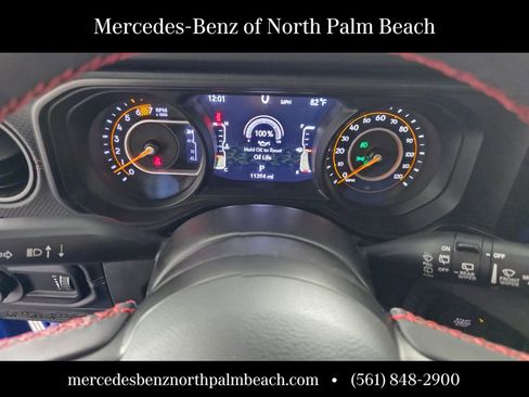 Used 2024 Jeep Wrangler Rubicon w/ Technology Group AWD/4WD image 17