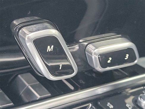 New 2025 Land Rover Range Rover SE image 27