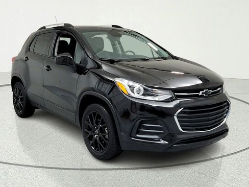 Used 2022 Chevrolet Trax LT w/ Midnight Edition AWD/4WD image 7