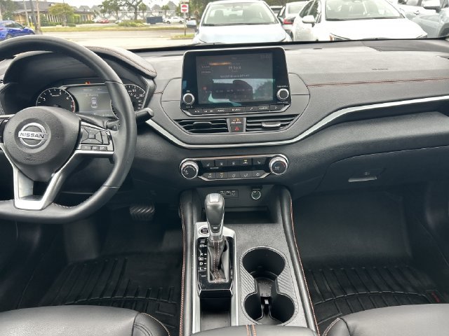 Used 2020 Nissan Altima 2.5 SR w/ Premium Package FWD image 14