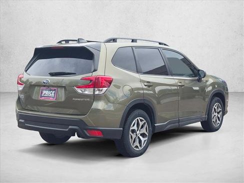 Used 2024 Subaru Forester Premium AWD/4WD image 5