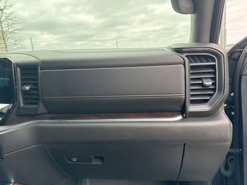 Used 2025 GMC Sierra 1500 SLT w/ SLT Premium Plus Package image 23