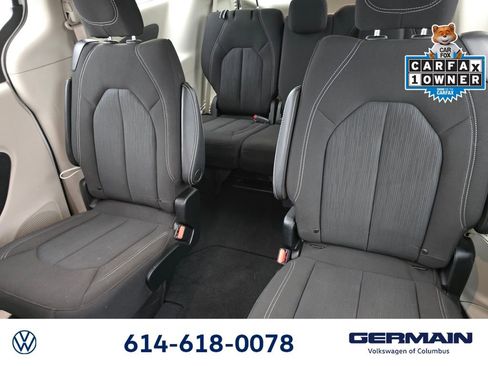 Used 2022 Chrysler Voyager LX image 21