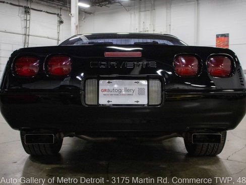 Used 1996 Chevrolet Corvette Coupe RWD image 7