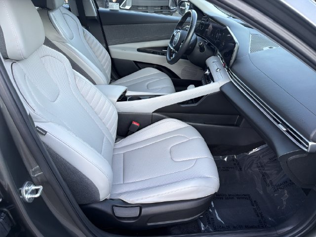 Certified 2024 Hyundai Elantra Limited FWD image 16