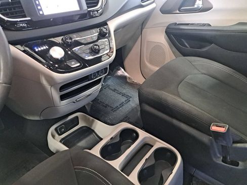 Used 2023 Chrysler Voyager LX FWD image 26