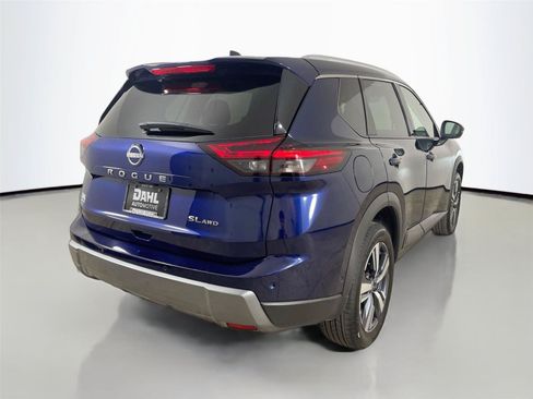 Used 2026 Nissan Rogue SL AWD/4WD image 13