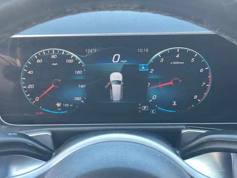 Used 2020 Mercedes-Benz GLB 250 4MATIC w/ Premium Package image 10