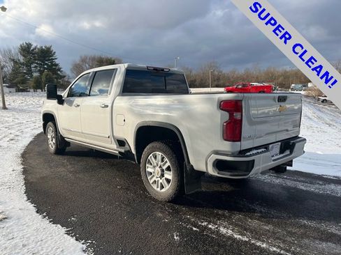 Used 2024 Chevrolet Silverado 2500 High Country w/ Technology Package image 5