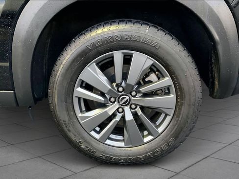 Used 2024 Nissan Pathfinder SV image 10