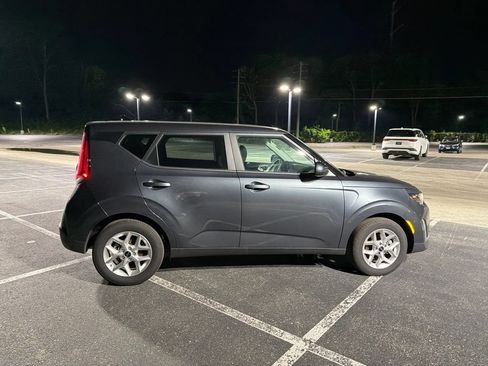 Used 2025 Kia Soul LX w/ LX Technology Package FWD image 7