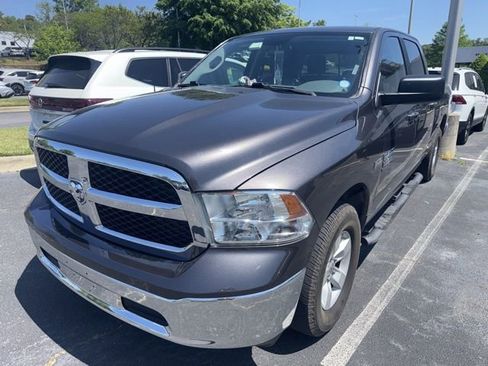 Used 2019 RAM 1500 Classic SLT image 9