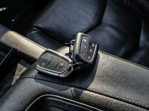 Used 2016 Cadillac Escalade Platinum image 59