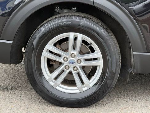 Used 2023 Ford Explorer XLT AWD/4WD image 7
