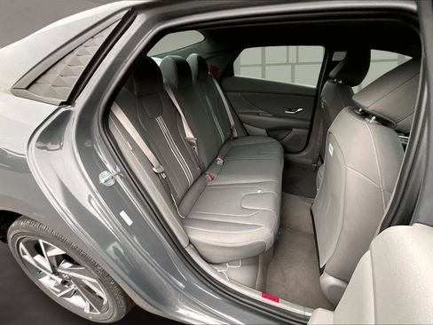 New 2025 Hyundai Elantra SEL image 10