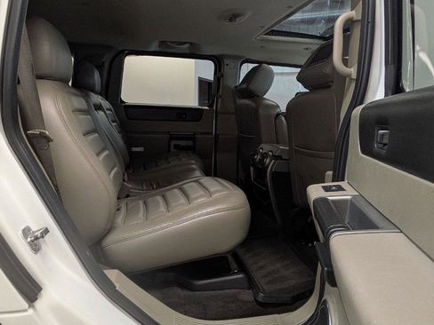 Used 2003 HUMMER H2 Luxury w/ Preferred Equipment Group image 27