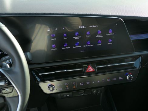 Used 2023 Kia Niro EX image 18